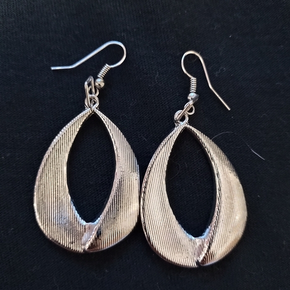 Blue and silver tone jewelry lot - Picture 5 of 10